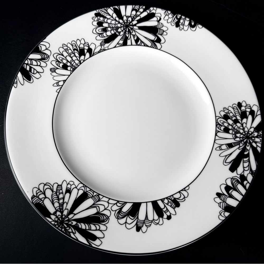 Vintage Kate Spade Dogwood Point 9" Lunch Accent Plate Black/white Floral Lenox